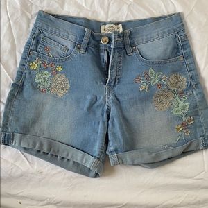 Women’s embroidered shorts